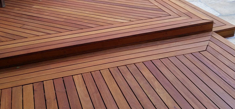 Redwood Decking Material in Duarte, CA